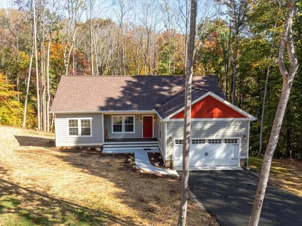 93 Leeward Dr, Moneta, VA 24121