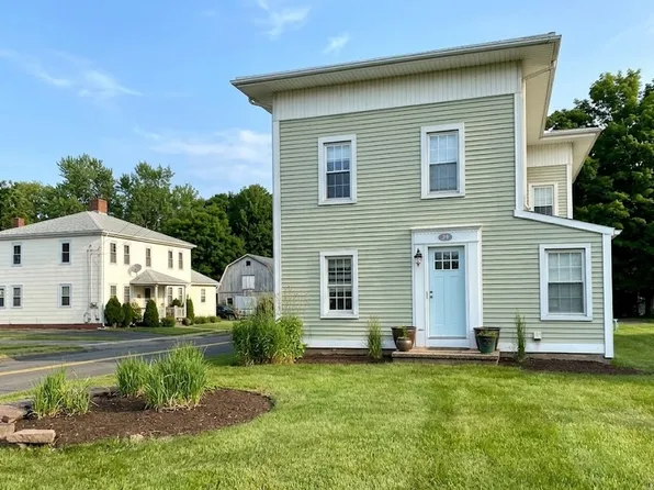 28 Pleasant St, Cromwell, CT 06416