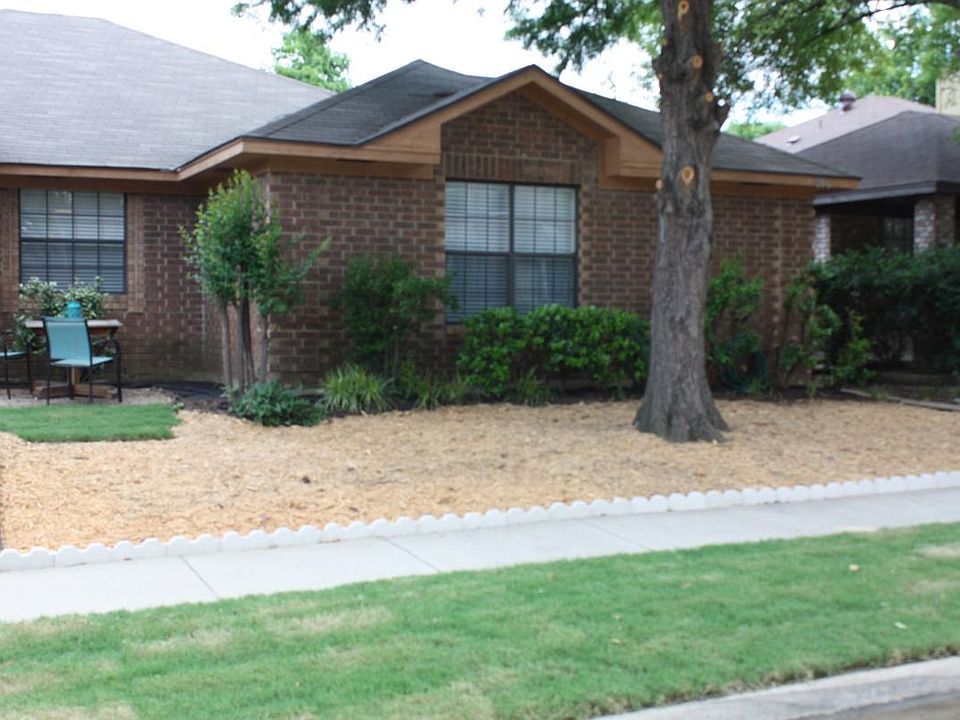 front- showing sitting area