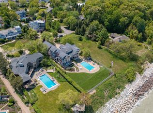 51005 Lake Park Dr, New Buffalo, MI 49117