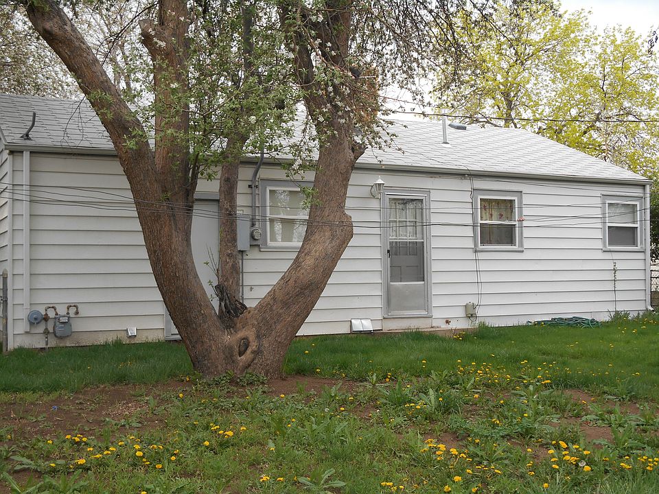2nd image of 2140 S Irving St