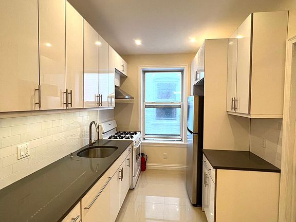 2nd image of 2276 E 23rd St #2F