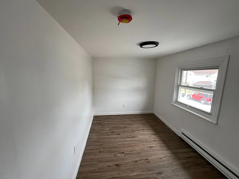 1143 Eynon St — Photo 22