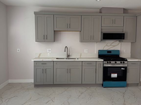 4th image of 3323 W 133rd St #A
