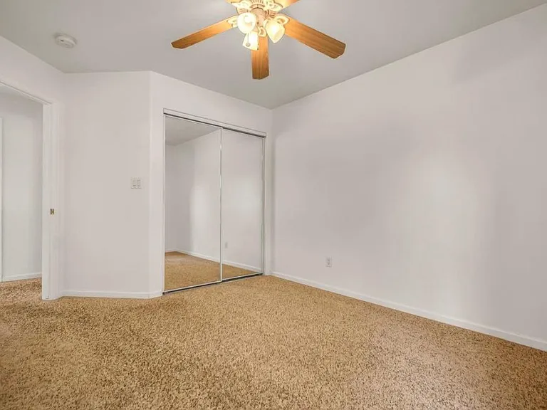 1215 Breeze Dr — Photo 12