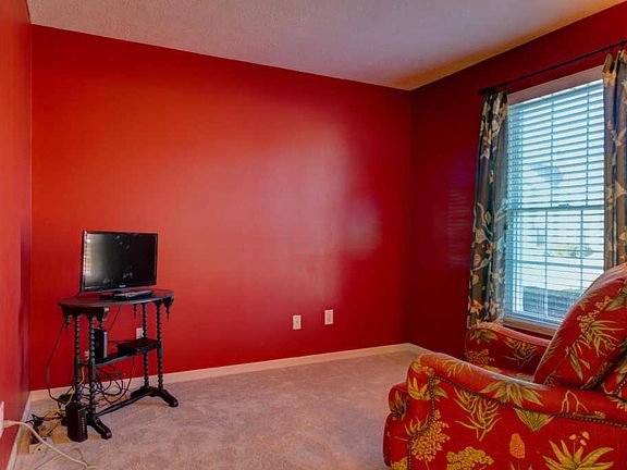 3rd image of 8166 Shannon Glen Blvd