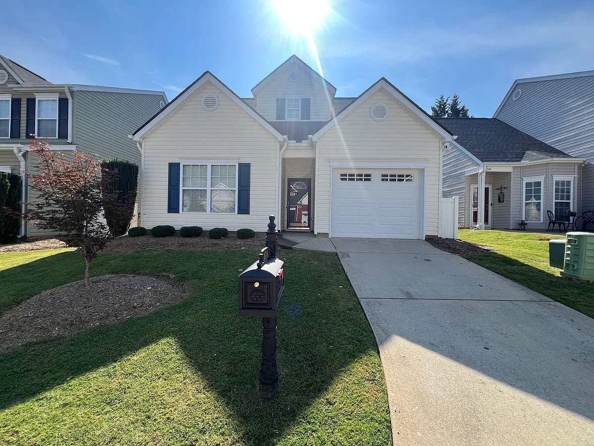 Building Photo - 130 Pin Oak Ct