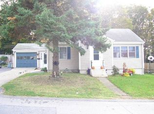 47 Hambly Rd, Tiverton, RI 02878