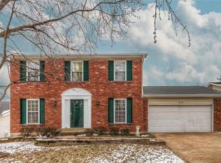 514 Oak Bridge Dr, Ballwin, MO 63021