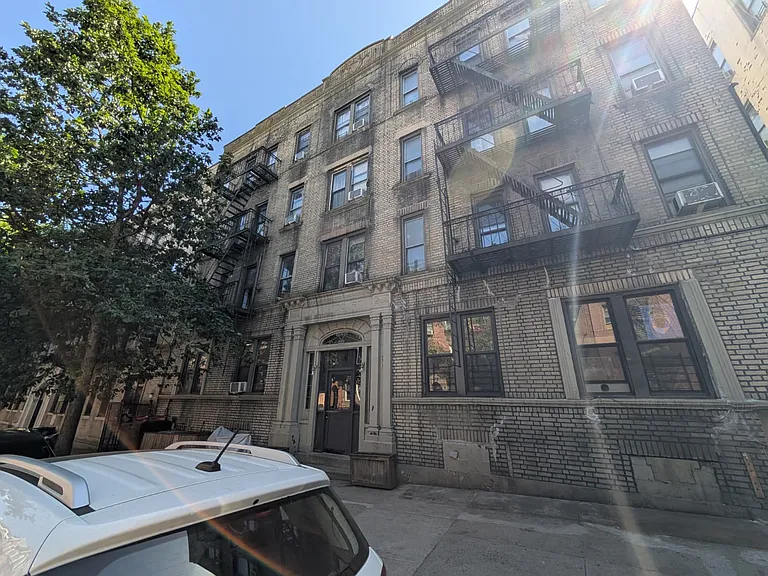 914 42nd St #B5 — Photo 14