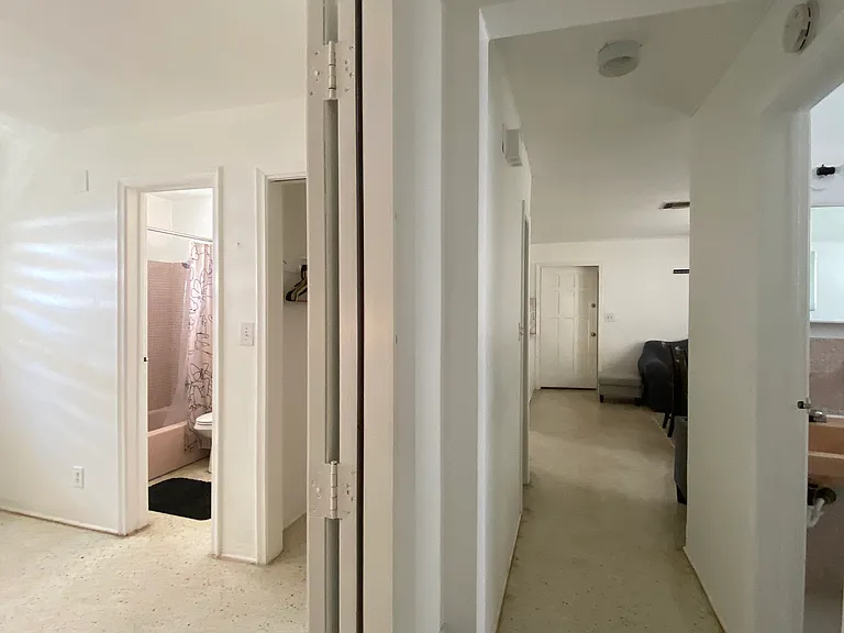 622 NE 4th St #4 — Photo 13