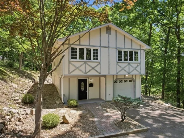 3 Conklin Ave, Hopatcong Boro, NJ 07874
