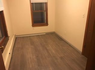 149 Spring St #B, Windsor Locks, CT 06096