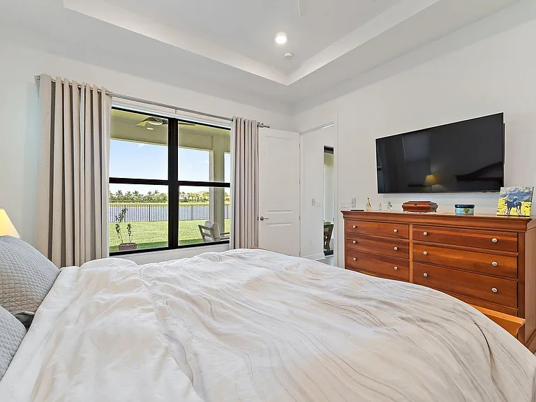 15883 Key Biscayne Ln — Photo 19