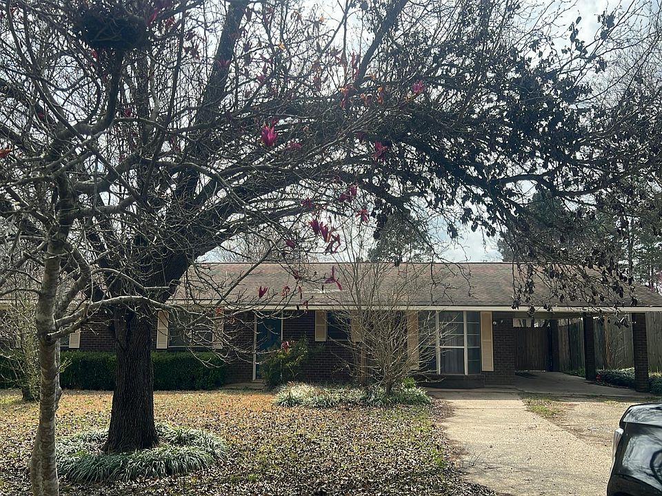 1st image of 421 Crabtree Ln