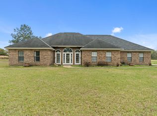 12 Garris Dr, Richton, MS 39476