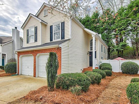 2nd image of 500 Stanford Pl
