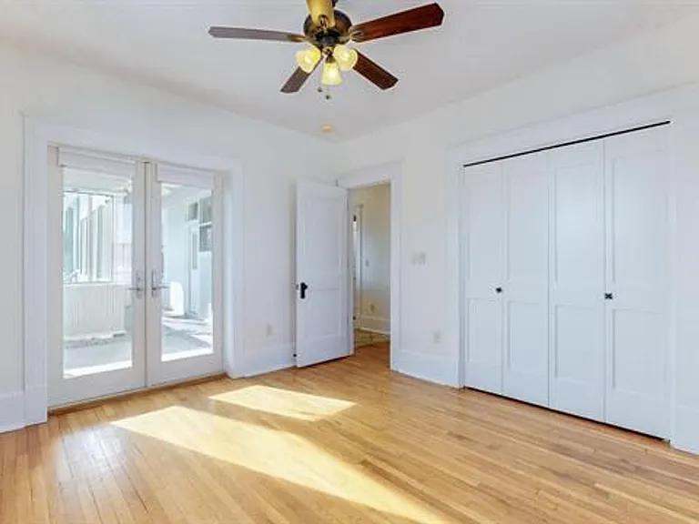 618 Madison St #300 — Photo 6