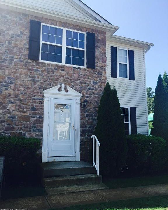 1st image of 74 Aspen Ct