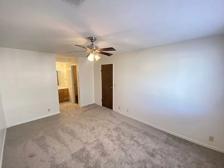 Superior Place Apartments — Photo 28