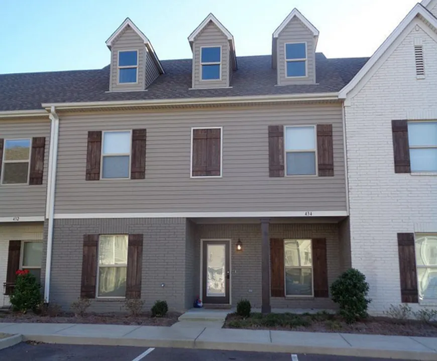 434 Walker Cir