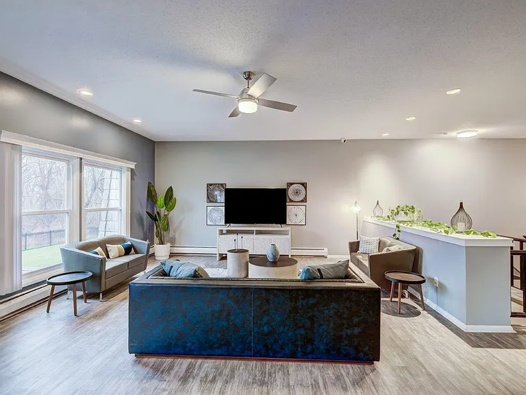 Hilton Village Apartment Homes — Photo 19