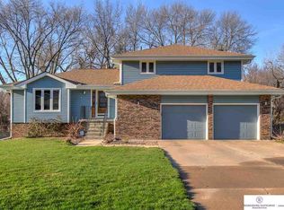 16505 Pine St, Omaha, NE 68130