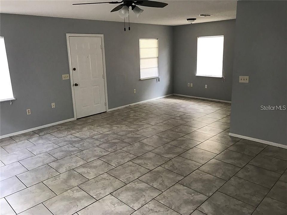 2nd image of 801 Willow Ave