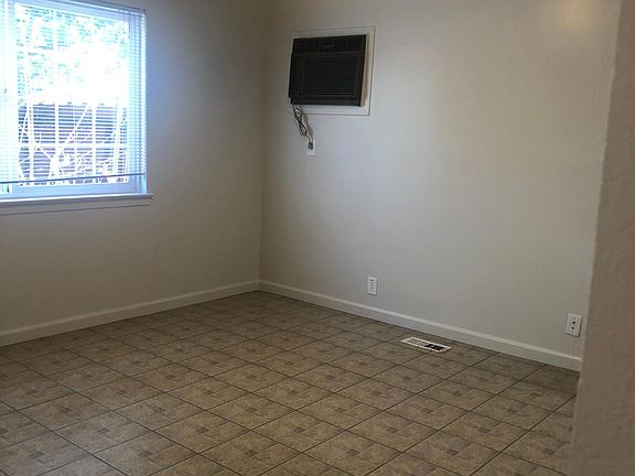 3rd image of 714 Opal Dr APT 2