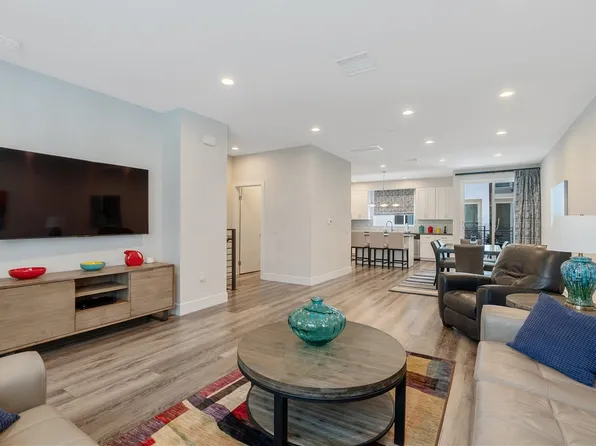 8421 Tweedy Ln, Downey, CA 90240