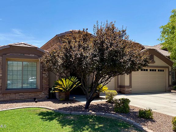 3rd image of 959 E CHERRYWOOD Place