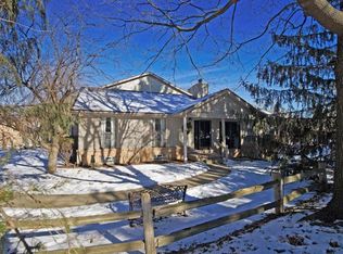 2202 Rivenoak Ct, Ann Arbor, MI 48103