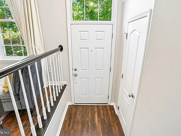 3rd image of 12029 Edgemere Cir