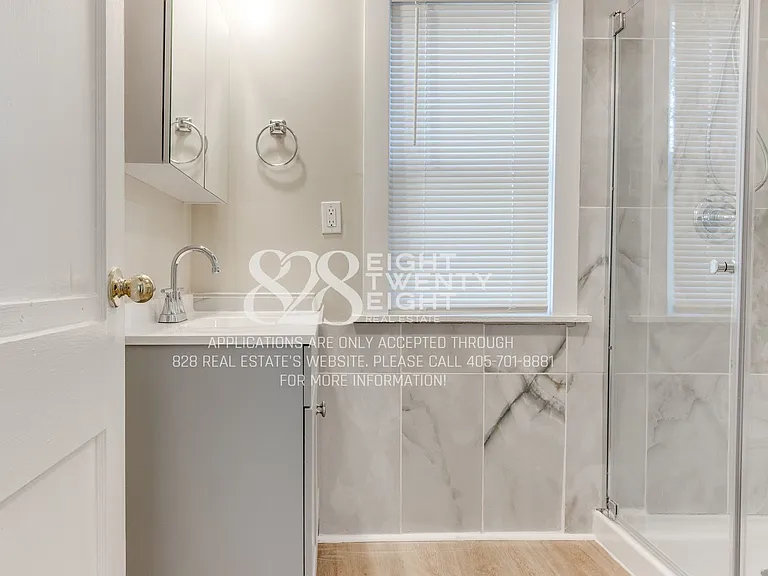 241 Emelyn St — Photo 24