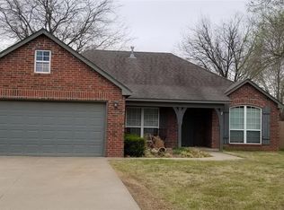 25515 Briar Dr, Claremore, OK 74019