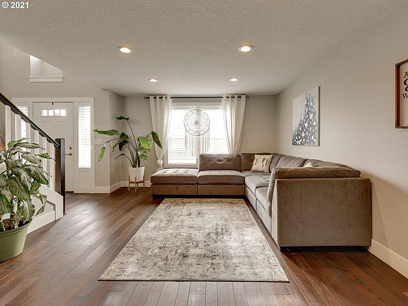 4th image of 2718 NE 147th St