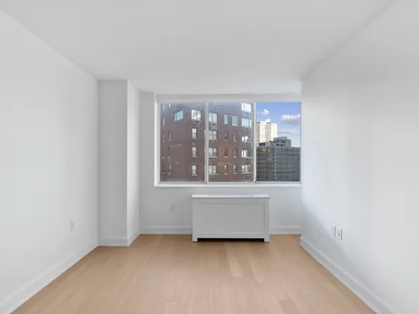 420 East 54th Street image 9 of 27