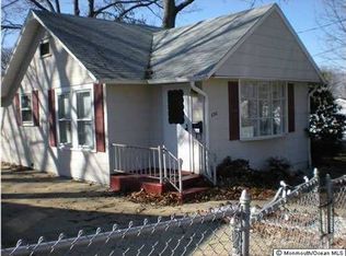 656 Woodland Ave, Laurence Harbor, NJ 08879