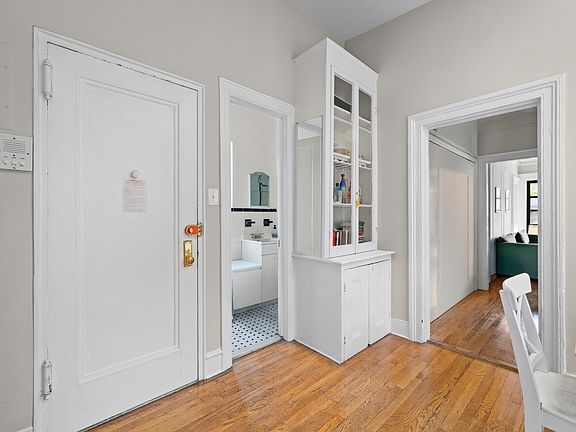 4th image of 44 Bedford St #3