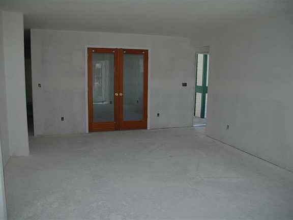 5th image of 311 Michael Grove Ave APT D