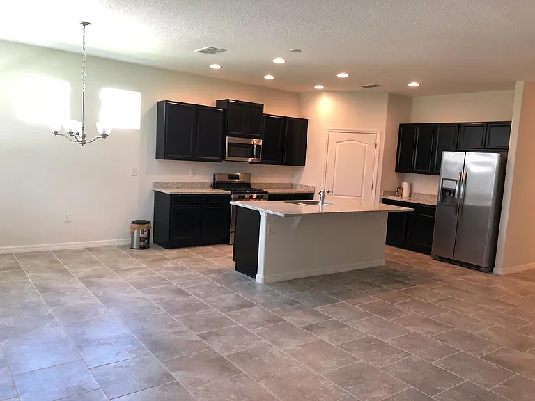736 E Victoria Trails Blvd — Photo 6