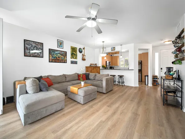 9 Kaloaloa Way APT 8C, Wailuku, HI 96793