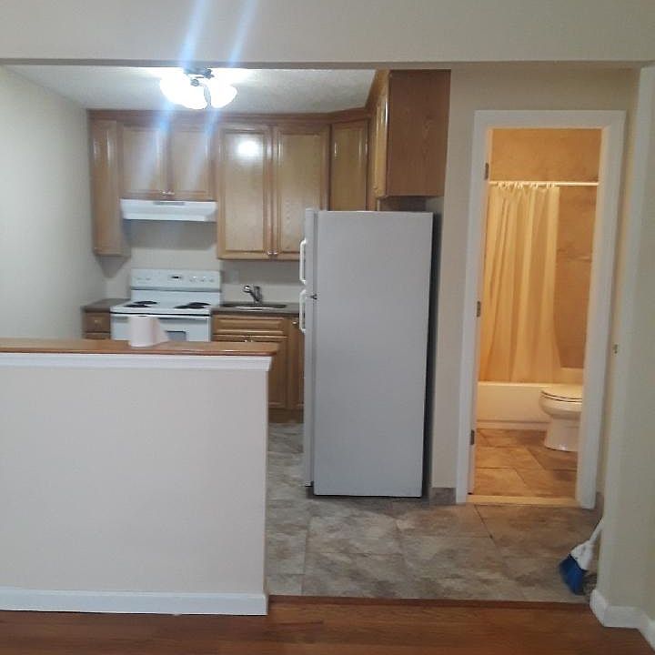 1st image of 4400 Broadway #300