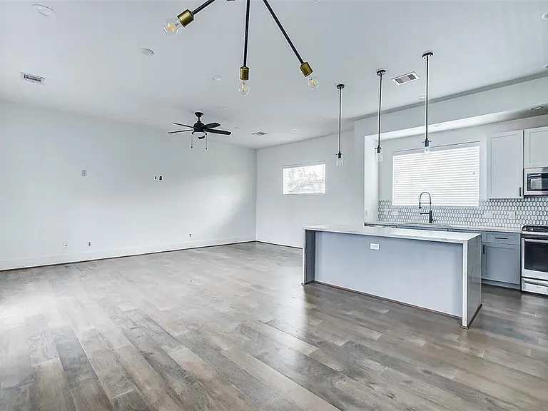 2407 Anita St #B — Photo 16
