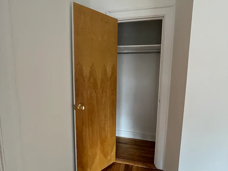 119 carpenter Avenue — Photo 8