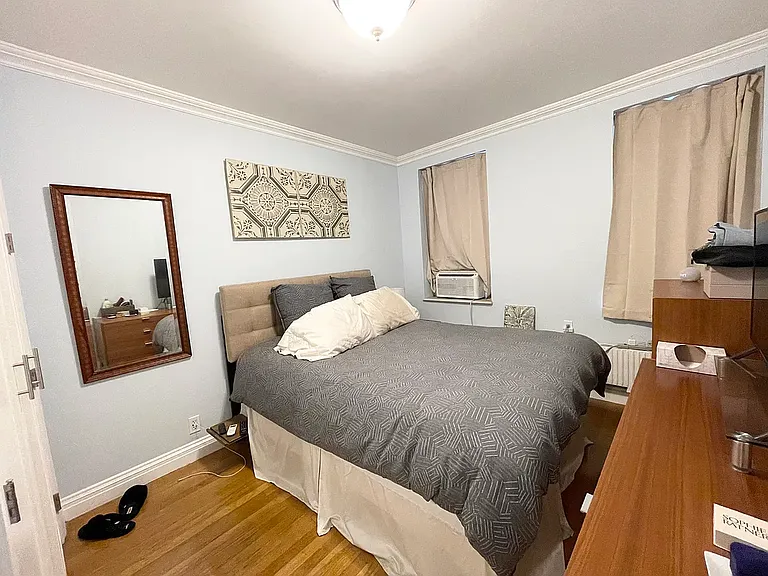 246 W 20th St #4C — Photo 4