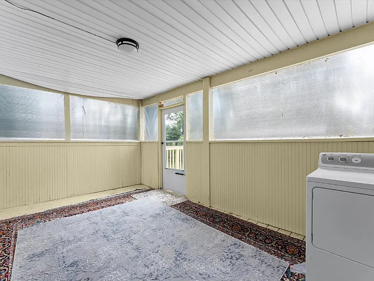 2220 Lauderdale Dr — Photo 35