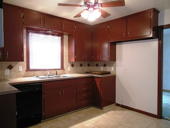 Ceramic tile floor & backspl