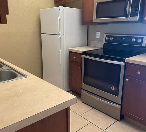 4th image of 3127 Harmon Ln Floor 1