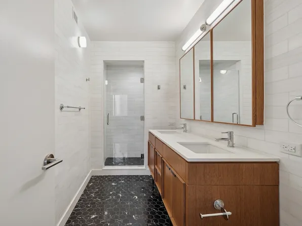 420 East 54th Street image 10 of 30